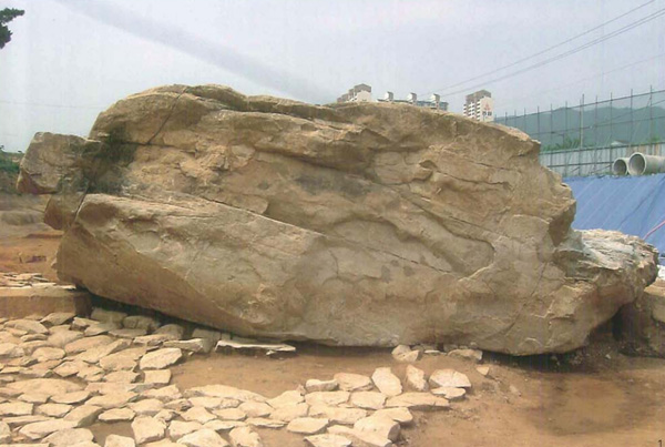 2007년 발굴 당시 구산동 지석묘 모습.